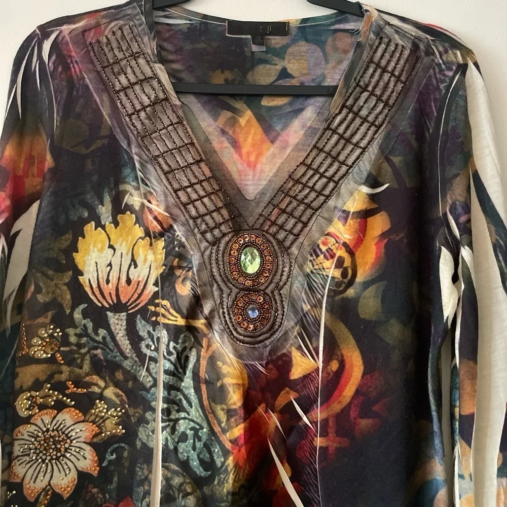 B.L.E.U.|Bohemian Floral Jeweled V-Neck Top|Medium|EUC - Picture 2 of 8